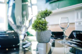 Chic victorian 1 bed flat - sleeps 4 - free parking - pet friendly, contractors welcome - 5