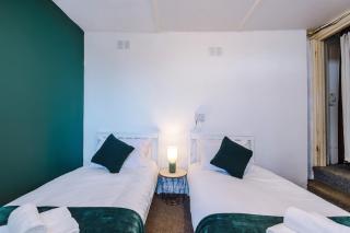 Chic victorian 2-bed duplex flat - free parking - 7