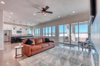 Lux Kanab Home with Pool Hot Tub Pickleball Courts - 5