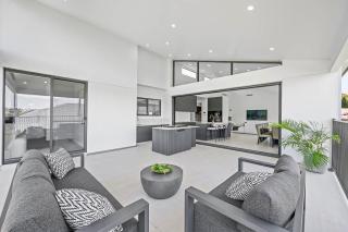 Luxury Designer Retreat - Modern, Entertainer - Orange - 9