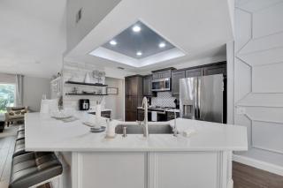 1331 Normandy Cir - Palm Harbor - 3