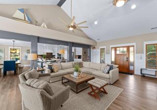 Sandy Shore - Coastal Cottage Meets Urban Contemporary - Mooresville - 2