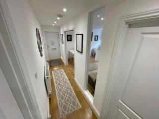 Newley Refurbished 2-Bed Only Minutes from London's Attractions - Londra - 3