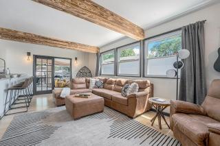 All-In-One Retreat Spa, Gym, Fun Room & Location! - 5