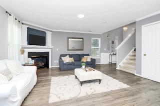 Beautiful home near Lake - Charlotte - 0
