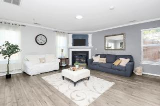 Beautiful home near Lake - Charlotte - 3