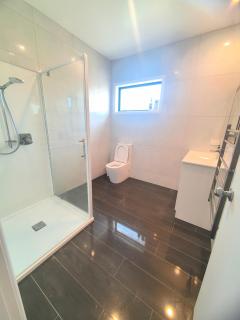 Spacious 7-Bedroom Home in Helensville,Shared Accommodation-Host On-Site - Helensville - 6