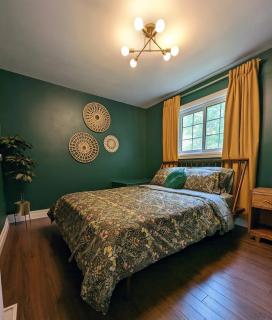 Port Paradise! 5 Bedroom Getaway - Port Elgin - 4