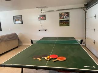 Green Bay Packer Game House or Resch Expo less than 1 mile from Lambeau Field - 2