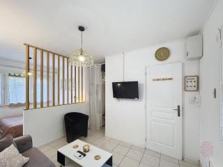 Appartement F1 avec Terrasse et Clim, à 650m des Thermes - Lamalou-les-Bains - FR-1-451-191 - 2