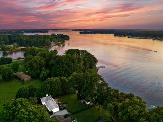 Lakefront Living - Mooresville - 9