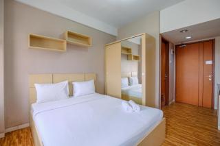 Cozy Stay and Warm Studio Apartment at Margonda Residence 5 By Travelio - 1