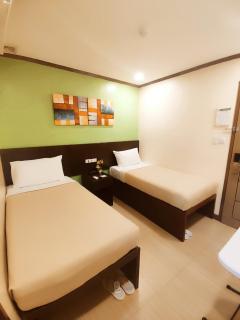 Huanying Hotel - Calapan - 7