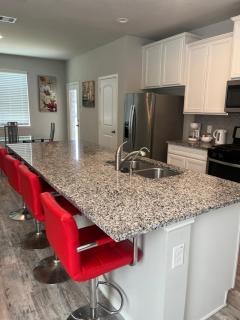 Gorgeous and Spacious 4 Bedroom/ 2.5 Bathroom Home in Conroe TX - 0
