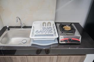 Modern Studio with Cozy Design Serpong Garden Apartment By Travelio - Tangerang - 3