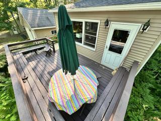 Emerald Cove Cottage-3 bd, 2 ba-Sleeps 10 - 4