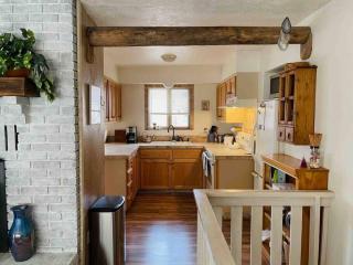 Enjoy a Sweet Retreat in downtown Kanab - 3