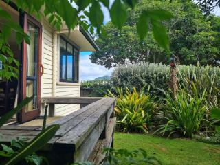 Surf and Sun Retreat - Mt Maunganui Holiday Home - Mount Maunganui - 2