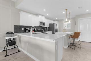 2 Bedrooms 2 Bathrooms Storey Lake 3150-205 - 4