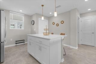 2 Bedrooms 2 Bathrooms Storey Lake 3150-205 - 1