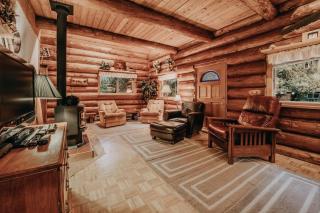 Snowline Cabin #11- Log Cabin - Wi-Fi - 2