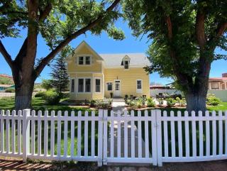 Stunning Historic Home Lots of Space In Town - Kanab - 9