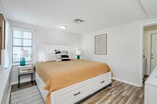 Cozy Cute Bungalow Steps from Swan Lake Morton - Lakeland - 3