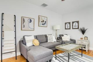 Rushing Bungalow - Steps from Swan Lake Morton - 6