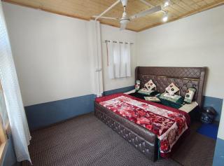 Homestay Single Room , Nearest Dal Lake - Srinagar - 0