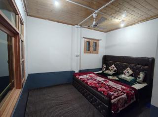 Homestay Single Room , Nearest Dal Lake - Srinagar - 6