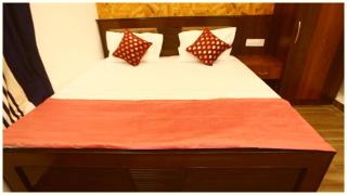 AYODHYA HOTEL Hanuman Jee near temple -Fully-air-conditioned hotel with Free wifi-facility, Best Hotel Inn Ayodhya - Ayodhya - 4