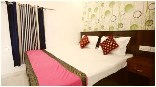 AYODHYA HOTEL Hanuman Jee near temple -Fully-air-conditioned hotel with Free wifi-facility, Best Hotel Inn Ayodhya - Ayodhya - 1