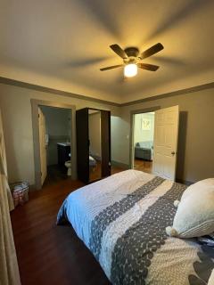Midtown Gem with Kitchen and Living Room - Sacramento - 4