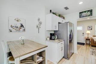 Wood Circle Art Deco Home near Disney and I4 - 3