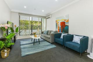 Central Station & CBD 2BR Oasis Near University - Sydney - 1