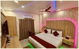 A BUDGET HOTEL VARANASI - K - H - P R E M I U M - fully Air Conditioned hotel at Prime Location - Luxury & Spacious Room - BEST HOTEL IN VARANASI - - 6