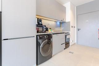 Community Views Studio Near Nad Al Sheba Gardens with Balcony, MAG 980, Mohammad Bin Rashid by Deluxe Holiday Homes - 7