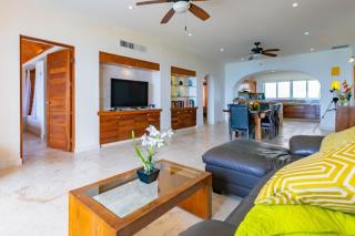 SEA-FRONT VILLA, Isla Mujeres! Stunning Sea Views! - Isla Mujeres - 0