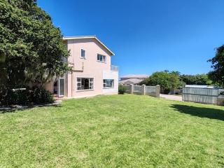 House Clarke Big, Beautiful & Beach Ready - 3
