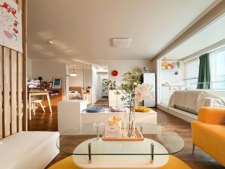 Sans stay, Free Wine, Projector, 3min Station - Seul - 9