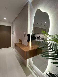 Blue Breeze - Luxury Apartment in Downtown - 8