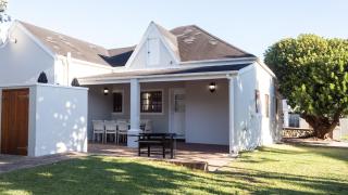 Mountainside Beach House - Hermanus - 9