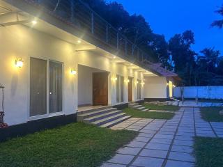 Thevapaattu resorts - Kollam - 5