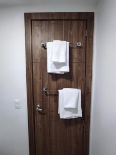Hermosa Casa en Tumbaco ! Cerca del aeropuerto de Quito y cerca de cumbaya ! - Quito - 3