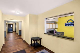 Days Inn & Suites by Wyndham Rochester South - Rochester - 4