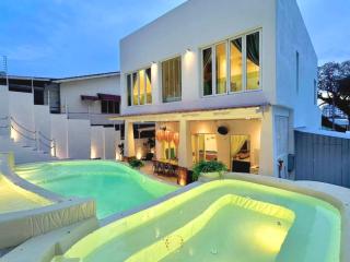 The Luxurious 60 Qatar -  - 0