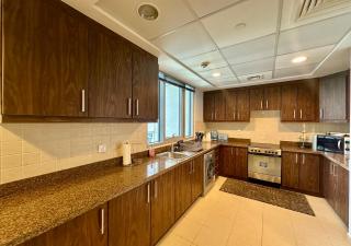 Stylish 1BR in Executive Tower - 4