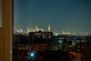 Bright and Bold Escape with NYC Views and Free Parking, Sleeps 9 and 2 Baths - 5
