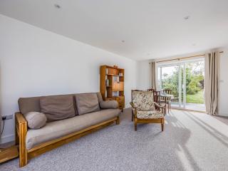 Charming Hayling House with Garden Pass The Keys - South Hayling - 4