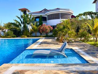 Diani Waterfalls Luxury Villa - Galu - 9